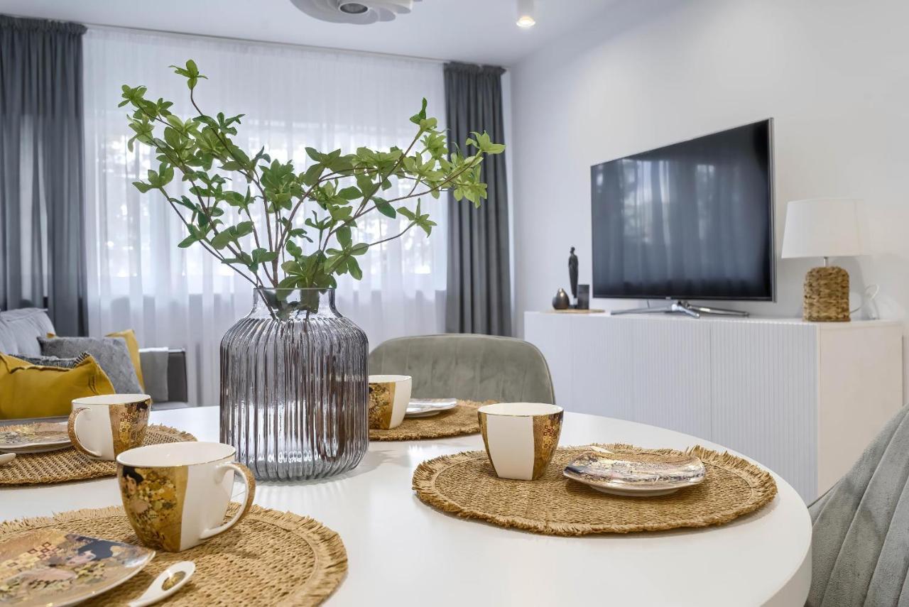 Corolla Apartments Solidarnosci 96 Warsaw Ngoại thất bức ảnh