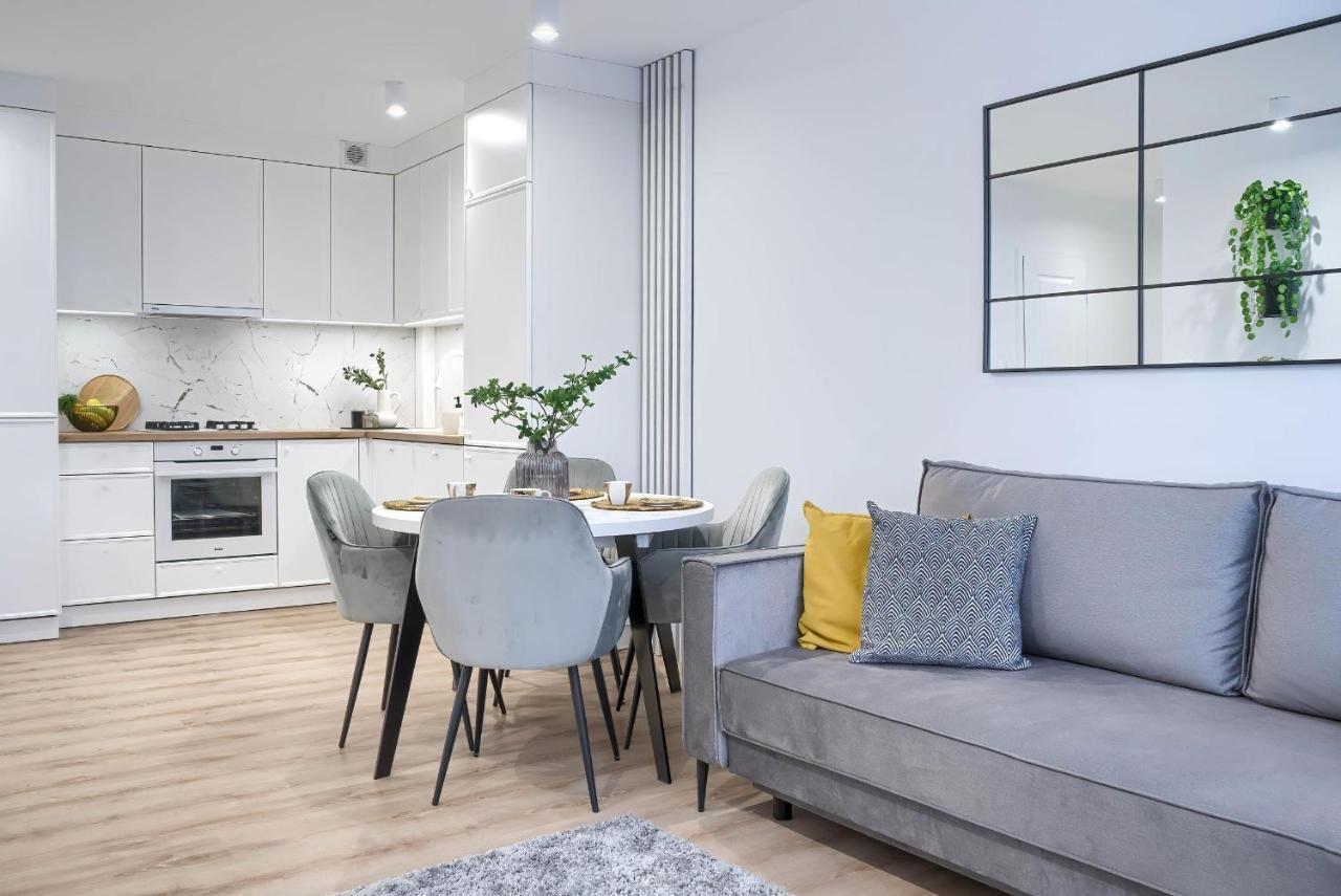 Corolla Apartments Solidarnosci 96 Warsaw Ngoại thất bức ảnh