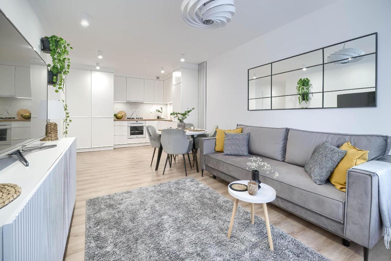 Corolla Apartments Solidarnosci 96 Warsaw Ngoại thất bức ảnh